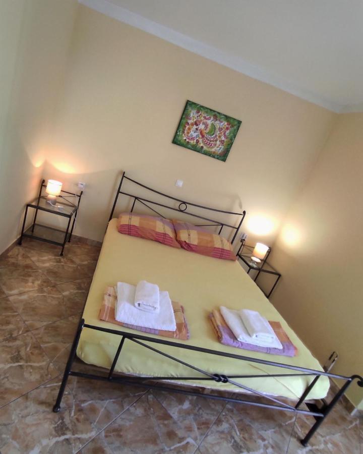 Apartments Barisic Hrvatskih Zrtava 404 Seget Vranjica โตรกีร์ ภายนอก รูปภาพ