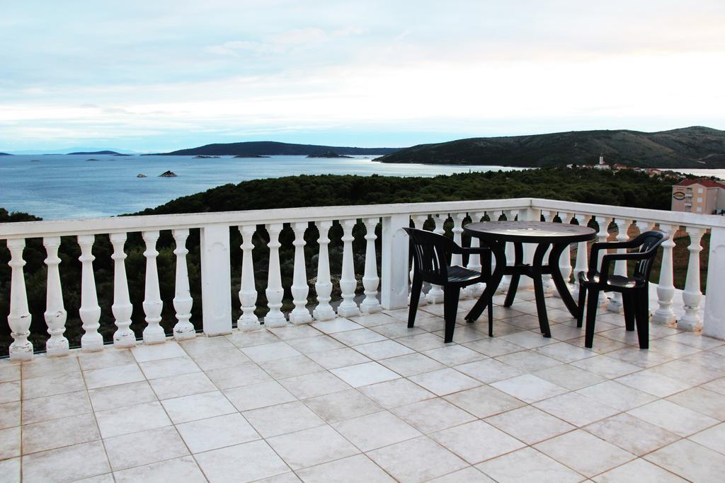 Apartments Barisic Hrvatskih Zrtava 404 Seget Vranjica โตรกีร์ ห้อง รูปภาพ