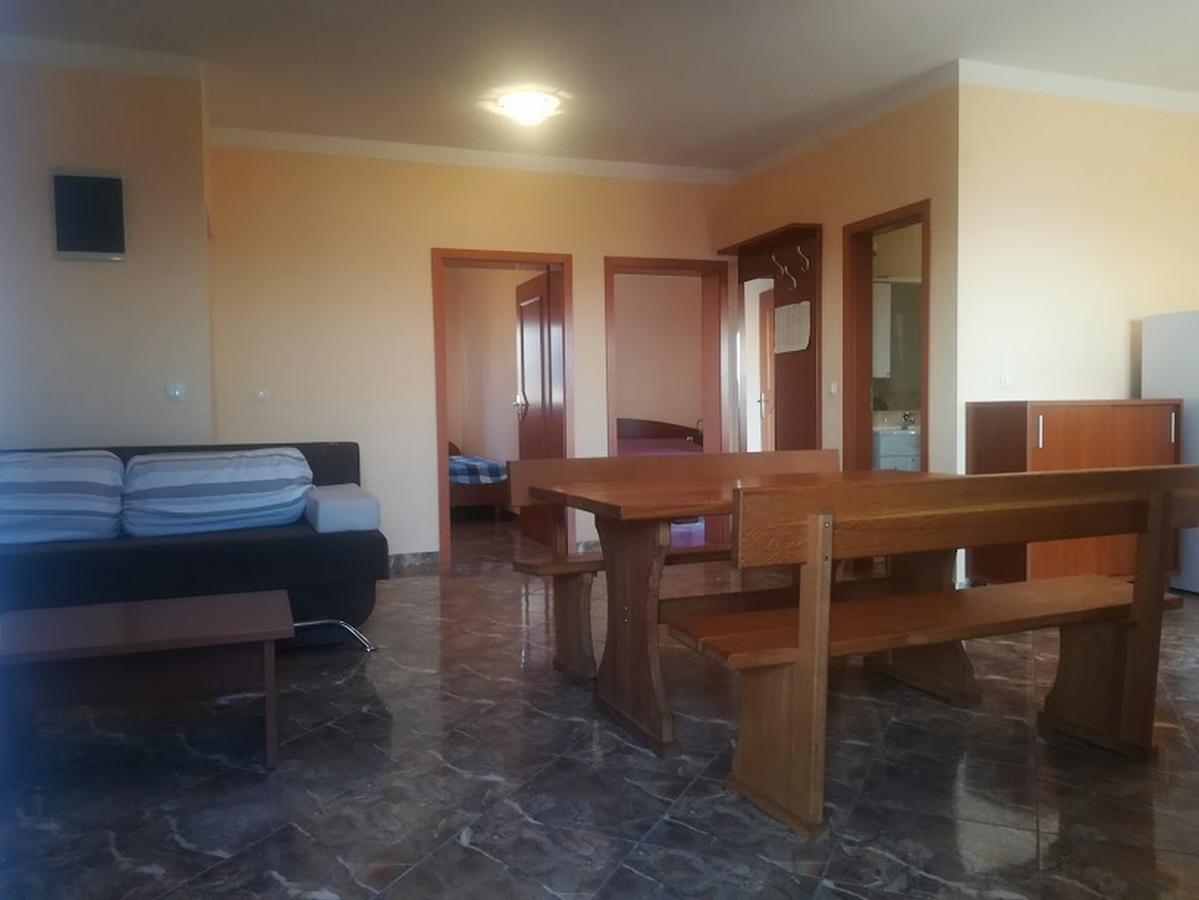 Apartments Barisic Hrvatskih Zrtava 404 Seget Vranjica โตรกีร์ ภายนอก รูปภาพ