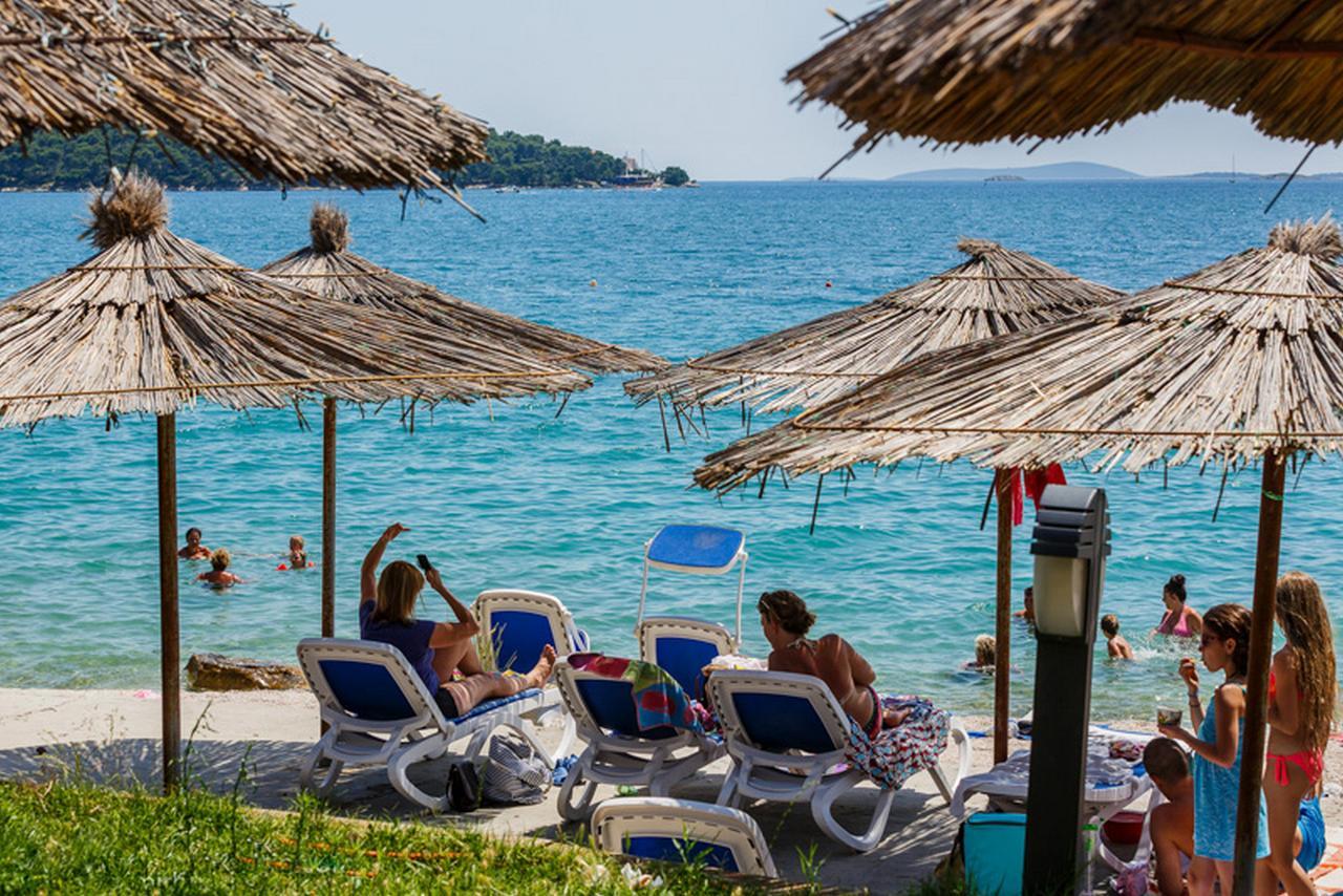 Apartments Barisic Hrvatskih Zrtava 404 Seget Vranjica โตรกีร์ ภายนอก รูปภาพ