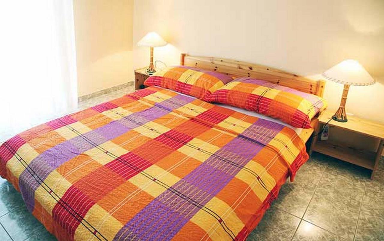Apartments Barisic Hrvatskih Zrtava 404 Seget Vranjica โตรกีร์ ภายนอก รูปภาพ