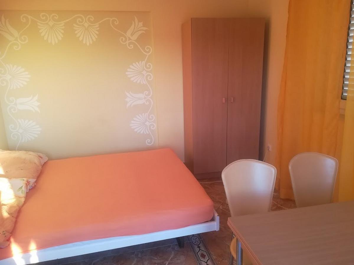 Apartments Barisic Hrvatskih Zrtava 404 Seget Vranjica โตรกีร์ ภายนอก รูปภาพ