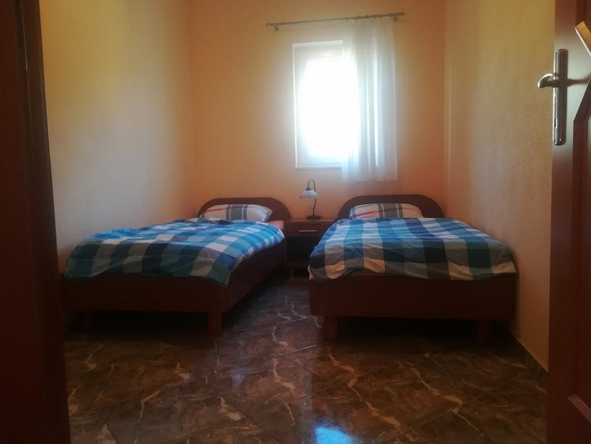 Apartments Barisic Hrvatskih Zrtava 404 Seget Vranjica โตรกีร์ ภายนอก รูปภาพ