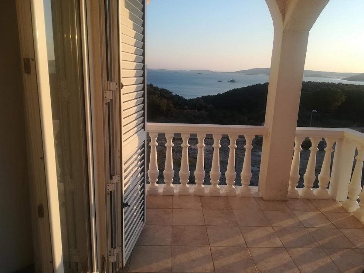 Apartments Barisic Hrvatskih Zrtava 404 Seget Vranjica โตรกีร์ ภายนอก รูปภาพ