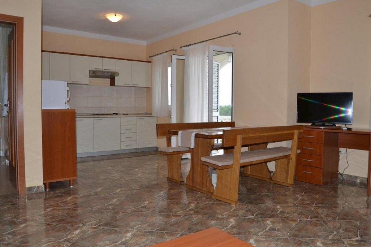 Apartments Barisic Hrvatskih Zrtava 404 Seget Vranjica โตรกีร์ ภายนอก รูปภาพ